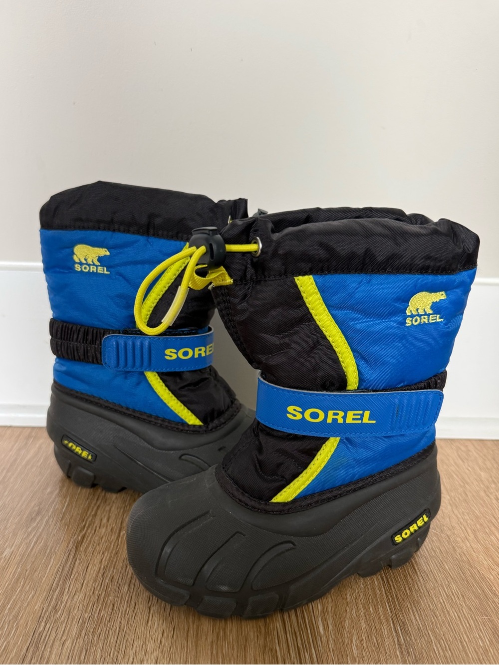Sorel Little Kids Flurry™ Boot in Black and Blue size USA 10
